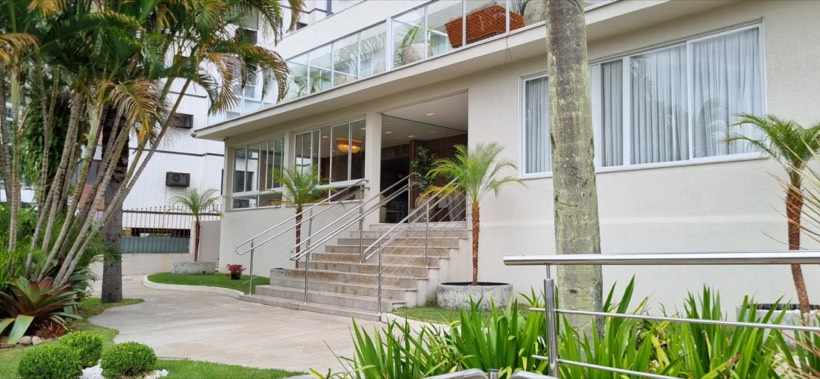 Jardins arborizados do Flat Care